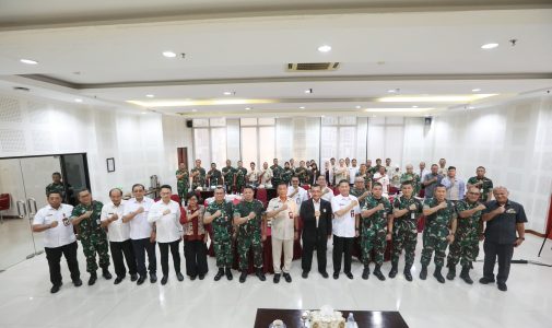 Rektor Unhan RI Hadiri Pertemuan Akademik Bersama Dekan, Guru Besar, dan Civitas Fakultas Manajemen Pertahanan Unhan RI.
