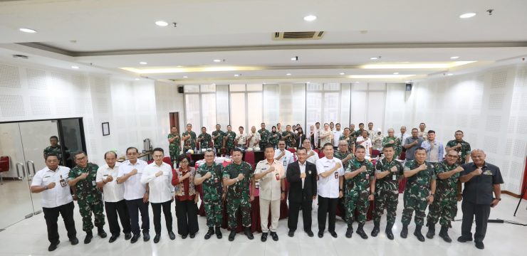 Rektor Unhan RI Hadiri Pertemuan Akademik Bersama Dekan, Guru Besar, dan Civitas Fakultas Manajemen Pertahanan Unhan RI.