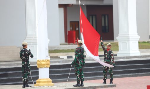 Unhan RI Gelar Upacara 17-an, Amanat Sekjen Kemhan Soroti Perang Informasi dan Stabilitas Nasional