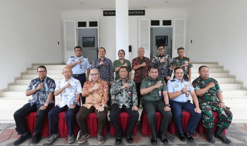 Rektor Unhan RI Terima Delegasi BUMN Track: Memperkuat Sinergi Akademisi, Media, dan Industri dalam Perspektif Pertahanan.