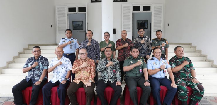 Rektor Unhan RI Terima Delegasi BUMN Track: Memperkuat Sinergi Akademisi, Media, dan Industri dalam Perspektif Pertahanan.