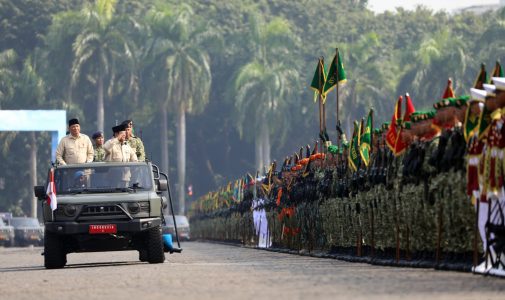 Rektor Unhan RI Hadiri Upacara Puncak Peringatan HUT ke-80 Tentara Nasional Indonesia.