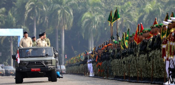 Rektor Unhan RI Hadiri Upacara Puncak Peringatan HUT ke-80 Tentara Nasional Indonesia.