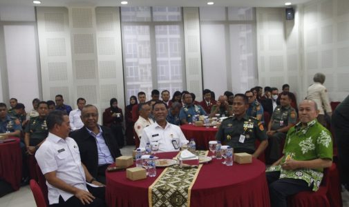 Rektor Unhan RI Tekankan Penguatan Budaya Akademik, Keunggulan Ilmiah, dan Riset Strategis Berdaya Saing Global pada Kegiatan Tatap Muka dengan Sivitas FKN Unhan RI.