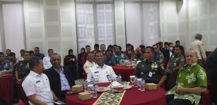 Rektor Unhan RI Tekankan Penguatan Budaya Akademik, Keunggulan Ilmiah, dan Riset Strategis Berdaya Saing Global pada Kegiatan Tatap Muka dengan Sivitas FKN Unhan RI.