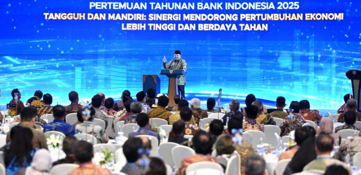 Rektor Unhan RI beserta Kadet Mahasiswa Unhan RI Hadir pada Pertemuan Tahunan Bank Indonesia (PTBI) 2025