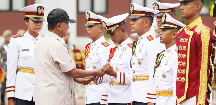 Rektor Unhan RI Pimpin Upacara Pengangkatan Calon Pejabat Baru Resimen Korps Kadet Mahasiswa S1 Periode 2025–2026