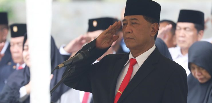 Rektor Unhan RI Pimpin Langsung Upacara Pemakaman Letjen TNI (Purn.) Dr. Tri Legionosuko di Taman Makam Pahlawan Kalibata.