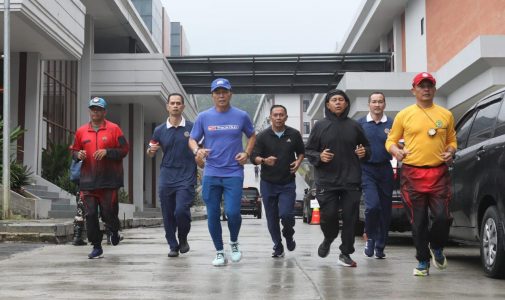 Unhan RI Gelar Olahraga Bersama IKA Unhan RI dalam Kerangka Penguatan Peran Alumni pada Kebijakan Pembinaan SDM Pertahanan.