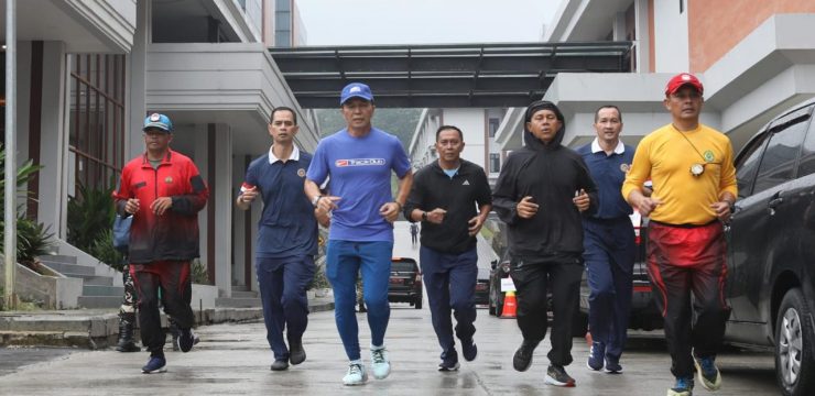 Unhan RI Gelar Olahraga Bersama IKA Unhan RI dalam Kerangka Penguatan Peran Alumni pada Kebijakan Pembinaan SDM Pertahanan.