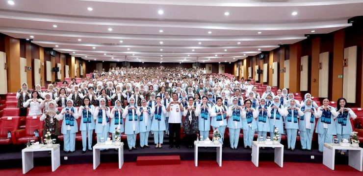 Rektor Unhan RI dan Ketua Bidang V SERUNI KMP Ibu Etty Sjafrie Sjamsoeddin dampingi Ibu Wakil Presiden RI Tegaskan Visi Presiden RI Menuju Generasi Emas Indonesia 2045 Berkarakter, Inovatif, dan Berdaya Saing Global.