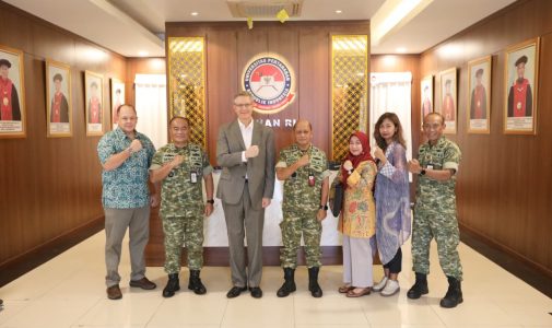 Unhan RI Terima Courtesy Call Retired Admiral Peter Gautier