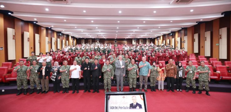 Unhan RI Gelar Kuliah Umum Keamanan Maritim Asia Tenggara Bersama Retired Admiral Peter Gautier