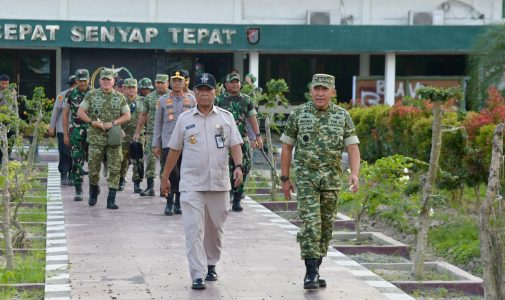 Rektor Unhan RI dan Danjen Akademi TNI Kunjungi Posko Mentarlat Latsitarda Nusantara XLVI/2026 di Aceh Tamiang