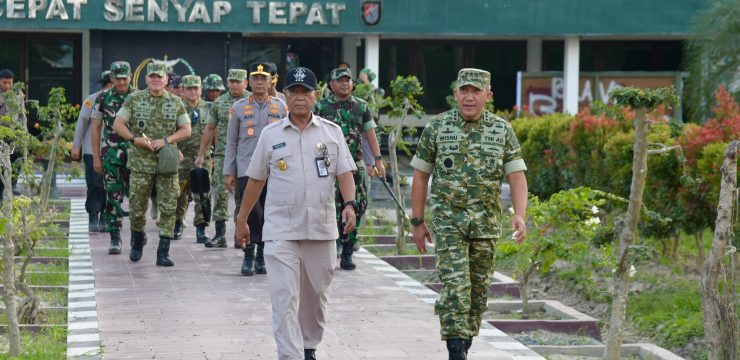 Rektor Unhan RI dan Danjen Akademi TNI Kunjungi Posko Mentarlat Latsitarda Nusantara XLVI/2026 di Aceh Tamiang