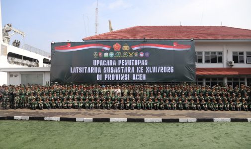 Rektor Universitas Pertahanan Republik Indonesia Beri Pengarahan Pascapenutupan Latsitardanus XLVI 2026, Tegaskan Wawasan Global, Inovasi Strategis, serta Penguatan Jejaring dan Kapasitas Riset Kadet Mahasiswa Unhan RI.